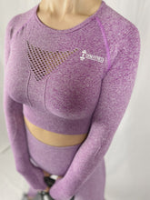 Load image into Gallery viewer, DOUBLE DOWN LONG SLEEVE CROP TOP
