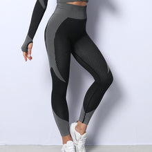 Load image into Gallery viewer, TRIPLE THREAT LEGGINGS-BLACK/WHITE

